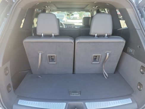 New 2025 Cadillac XT6 Luxury image 15