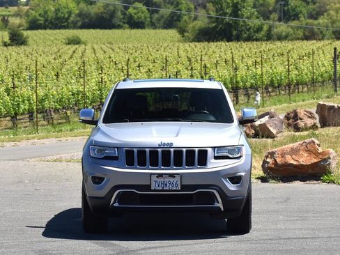 Used 2015 Jeep Grand Cherokee Limited w/ Luxury Group II AWD/4WD image 3