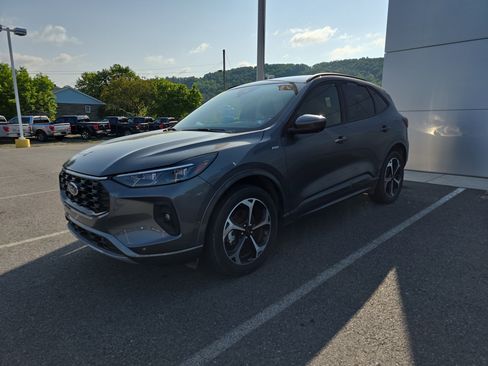 Used 2024 Ford Escape ST-Line Elite w/ Premium Technology Package image 7