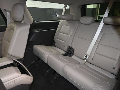 Used 2023 Lincoln Navigator L Reserve AWD/4WD image 13