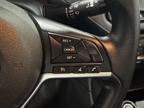 Used 2025 Nissan Versa SV FWD image 7