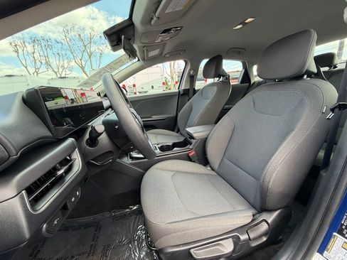 Used 2025 Kia K4 FWD image 25