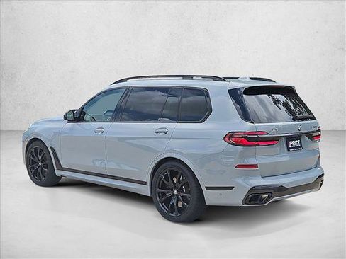 Used 2025 BMW X7 M60i AWD/4WD image 8