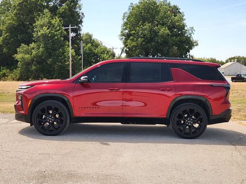 Used 2024 Chevrolet Traverse RS FWD image 4