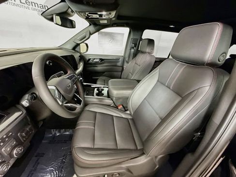 New 2026 Chevrolet Suburban RST w/ RST Capability Package AWD/4WD image 23