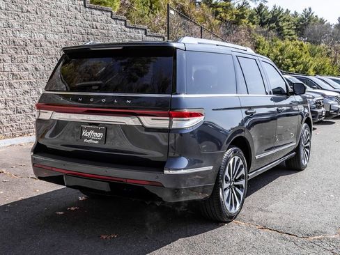 Used 2022 Lincoln Navigator Reserve image 4