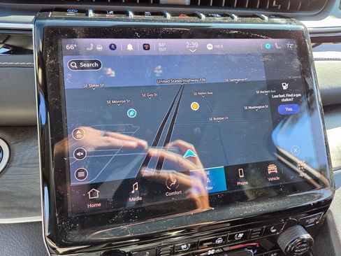 Used 2023 Jeep Grand Cherokee 4WD 4xe w/ Luxury Tech Group II image 31