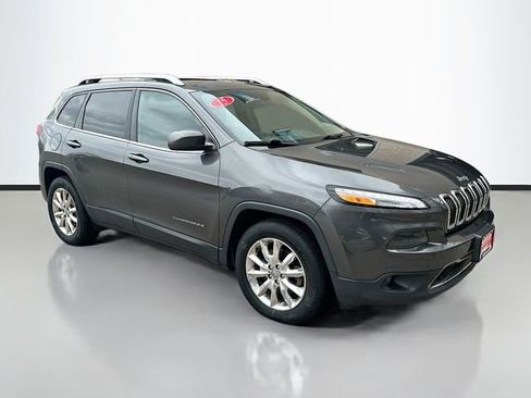 Used 2015 Jeep Cherokee Limited image 3