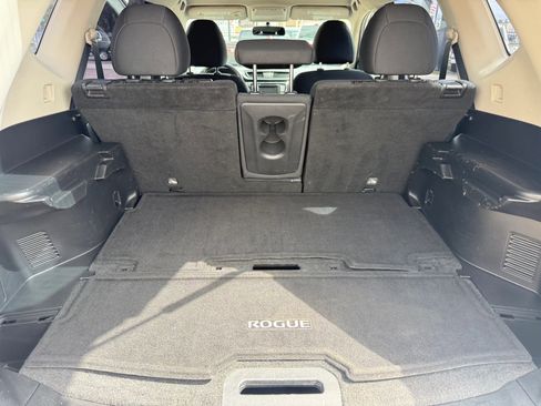 Used 2018 Nissan Rogue S image 19