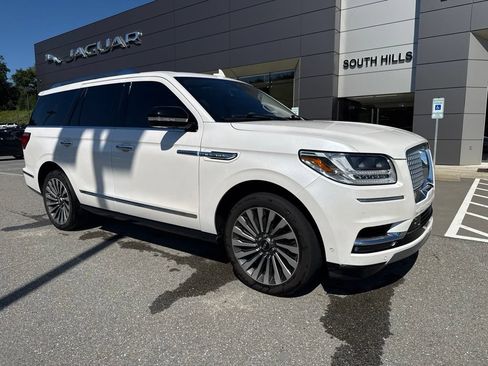 Used 2019 Lincoln Navigator Reserve w/ Cargo Package AWD/4WD image 3