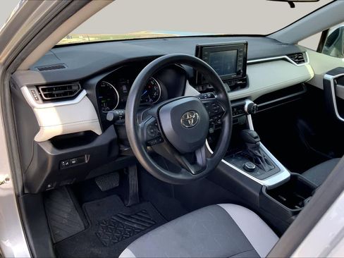 Used 2022 Toyota RAV4 XLE AWD/4WD image 17