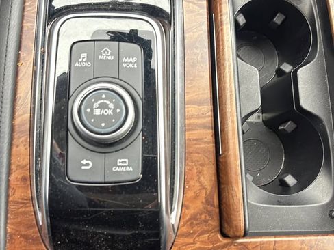 Used 2024 Nissan Armada SL w/ Captain's Chairs Package AWD/4WD image 30
