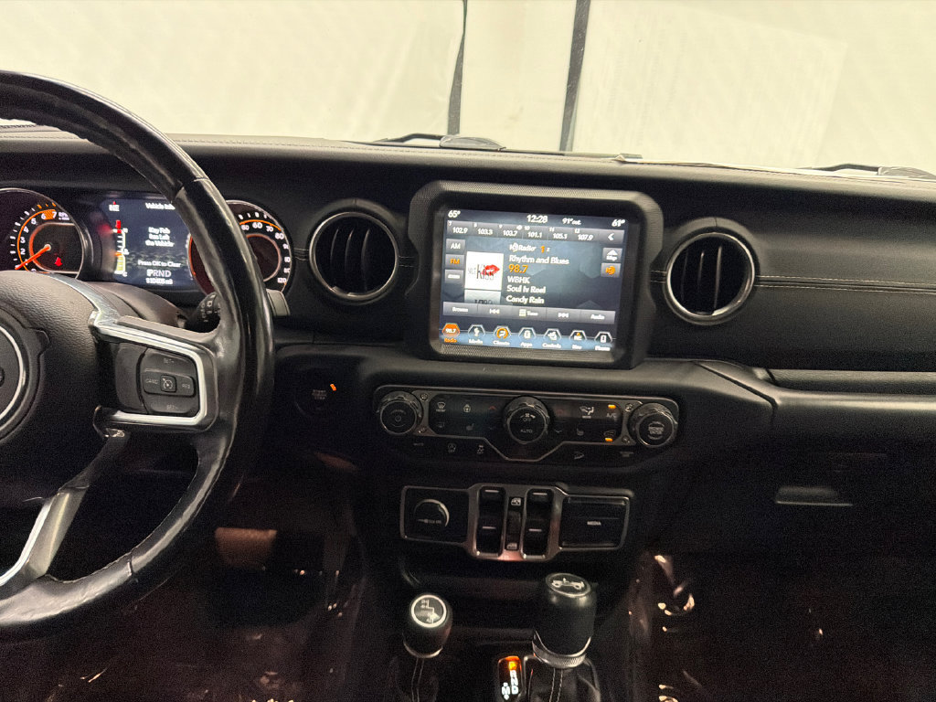 Used 2018 Jeep Wrangler Unlimited Sahara AWD/4WD image 28