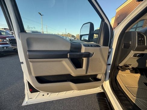 Used 2020 Ford F250 XL w/ Power Equipment Group image 15