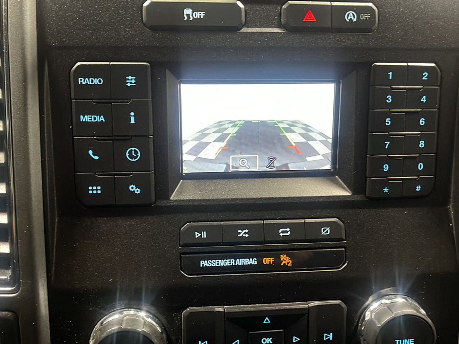 Used 2018 Ford F150 XLT AWD/4WD image 9