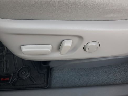 Used 2019 Toyota Sienna XLE image 25