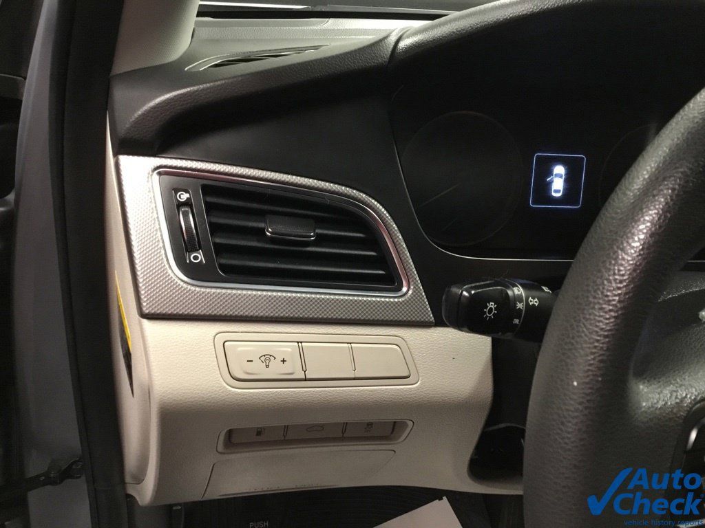 Used 2017 Hyundai Sonata SE FWD image 19