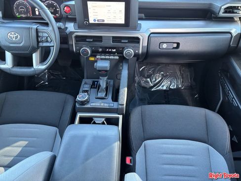 Certified 2025 Toyota 4Runner TRD Off-Road AWD/4WD image 18