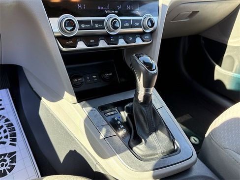 Used 2020 Hyundai Elantra Value Edition image 23