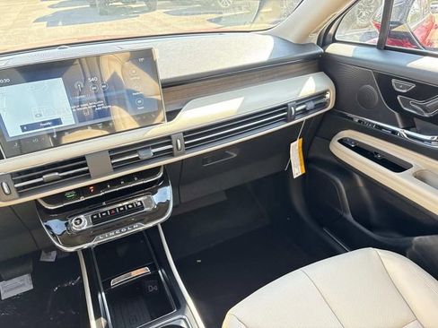 New 2026 Lincoln Corsair Grand Touring AWD/4WD image 15