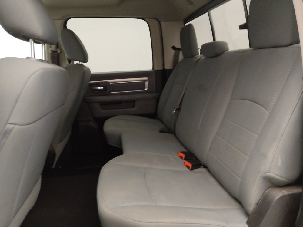 Used 2019 RAM 1500 Classic SLT AWD/4WD image 18