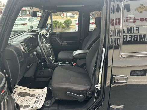 Used 2015 Jeep Wrangler Unlimited Sport w/ Quick Order Package 24S image 9