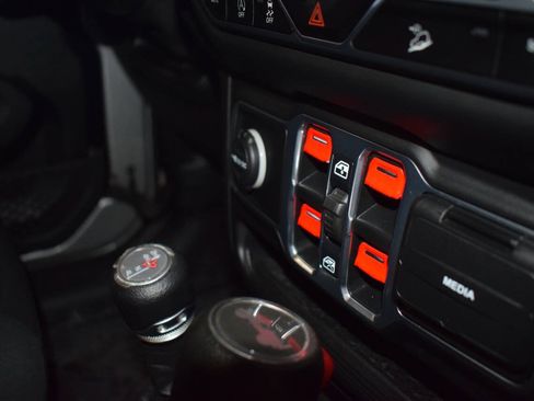 Used 2020 Jeep Wrangler Unlimited Sport AWD/4WD image 31
