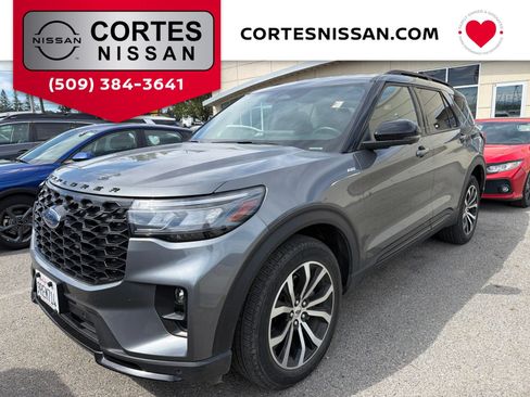 Used 2025 Ford Explorer ST-Line AWD/4WD image 1
