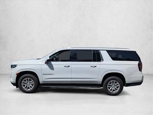 Used 2021 Chevrolet Suburban LT RWD image 9
