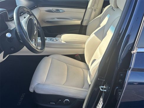 Used 2022 Genesis GV70 2.5T w/ Select Package image 9