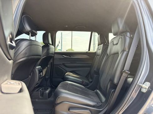 Used 2023 Jeep Grand Cherokee L Laredo AWD/4WD image 18