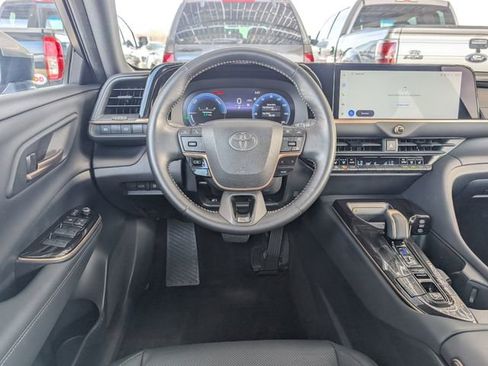 Used 2025 Toyota Crown XLE image 24