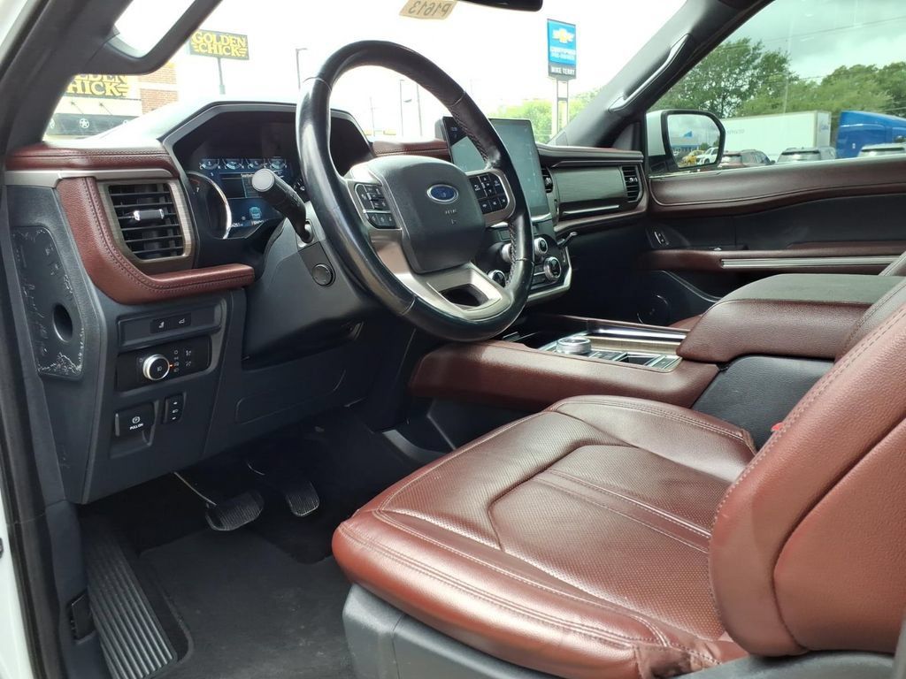 Used 2022 Ford Expedition Limited RWD image 18