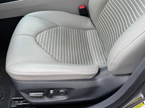 Used 2023 Toyota Camry SE image 22