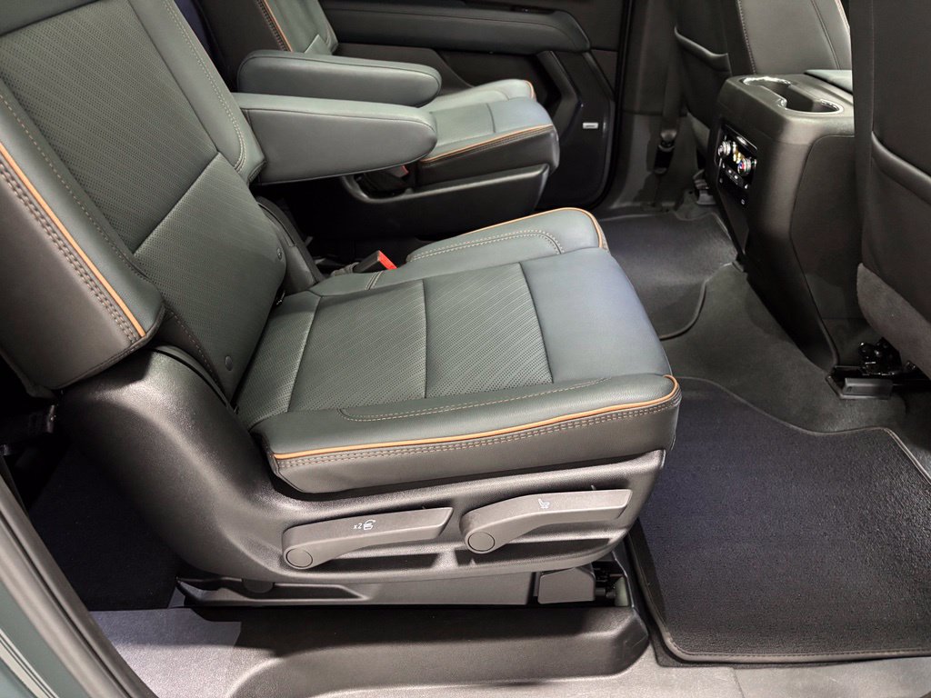 Used 2026 GMC Yukon XL AT4 AWD/4WD image 54