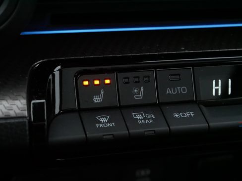 Used 2025 Toyota Prius Limited image 35