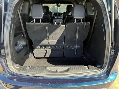 Used 2025 Chrysler Pacifica Select FWD image 28