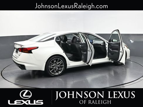 Used 2023 Nissan Altima 2.0 SR FWD image 30