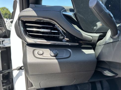 New 2026 Buick Envista Sport Touring w/ Convenience I Package FWD image 27