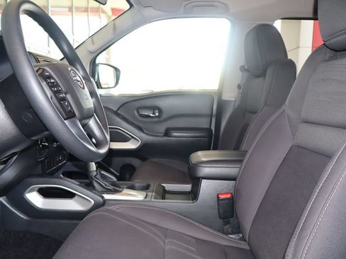 Used 2023 Nissan Frontier SV AWD/4WD image 14