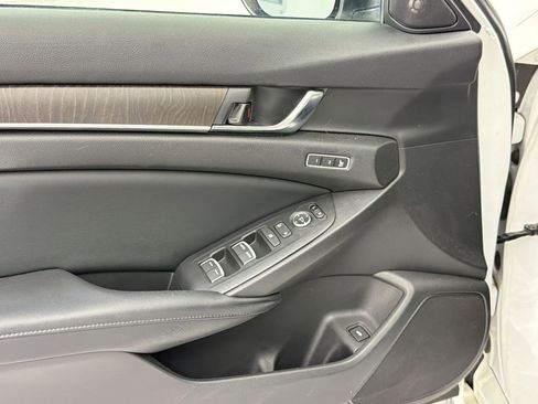 Used 2018 Honda Accord Touring image 23