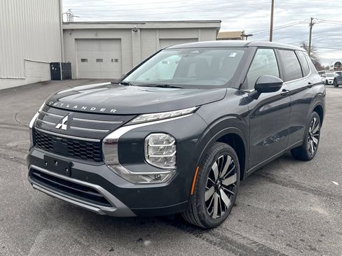 New 2026 Mitsubishi Outlander SE AWD/4WD image 3