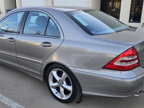 Used 2004 Mercedes-Benz C 320 Sedan image 5