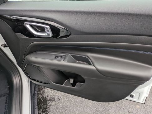 New 2026 Jeep Compass Latitude image 29