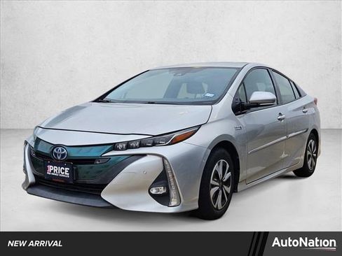 Used 2018 Toyota Prius Prime Advanced image 1