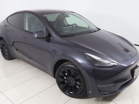 Used 2024 Tesla Model Y Long Range AWD/4WD image 17