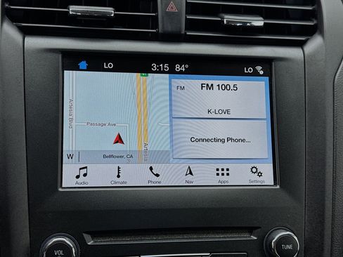 Used 2018 Ford Fusion SE w/ Equipment Group 601A FWD image 11