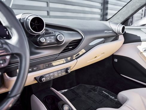 Used 2022 Ferrari F8 Tributo image 71