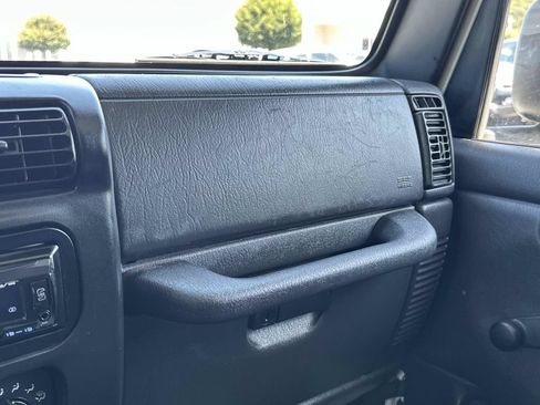 Used 2004 Jeep Wrangler 4WD w/ Dual Top Group image 29