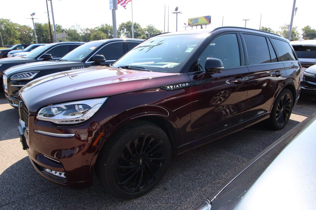 Used 2022 Lincoln Aviator Reserve w/ Equipment Group 201A AWD/4WD image 5